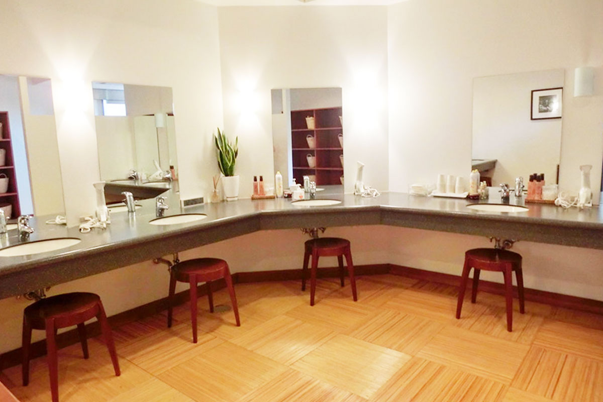 パウダールーム